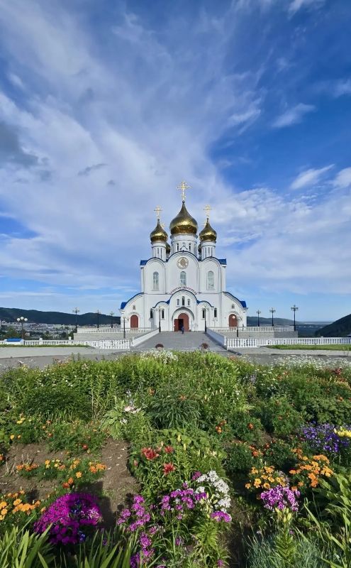 Духовное единство на Камчатке: уникальное богослужение в главном соборе региона Духовное единство на Камчатке: уникальное богослужение в главном соборе региона