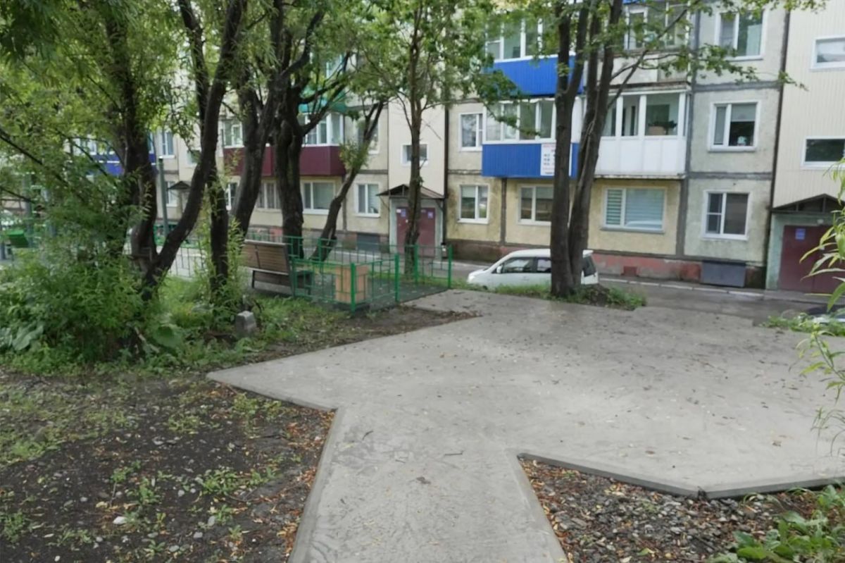 Еще один двор в краевой столице станет комфортнее Еще один двор в краевой столице станет комфортнее