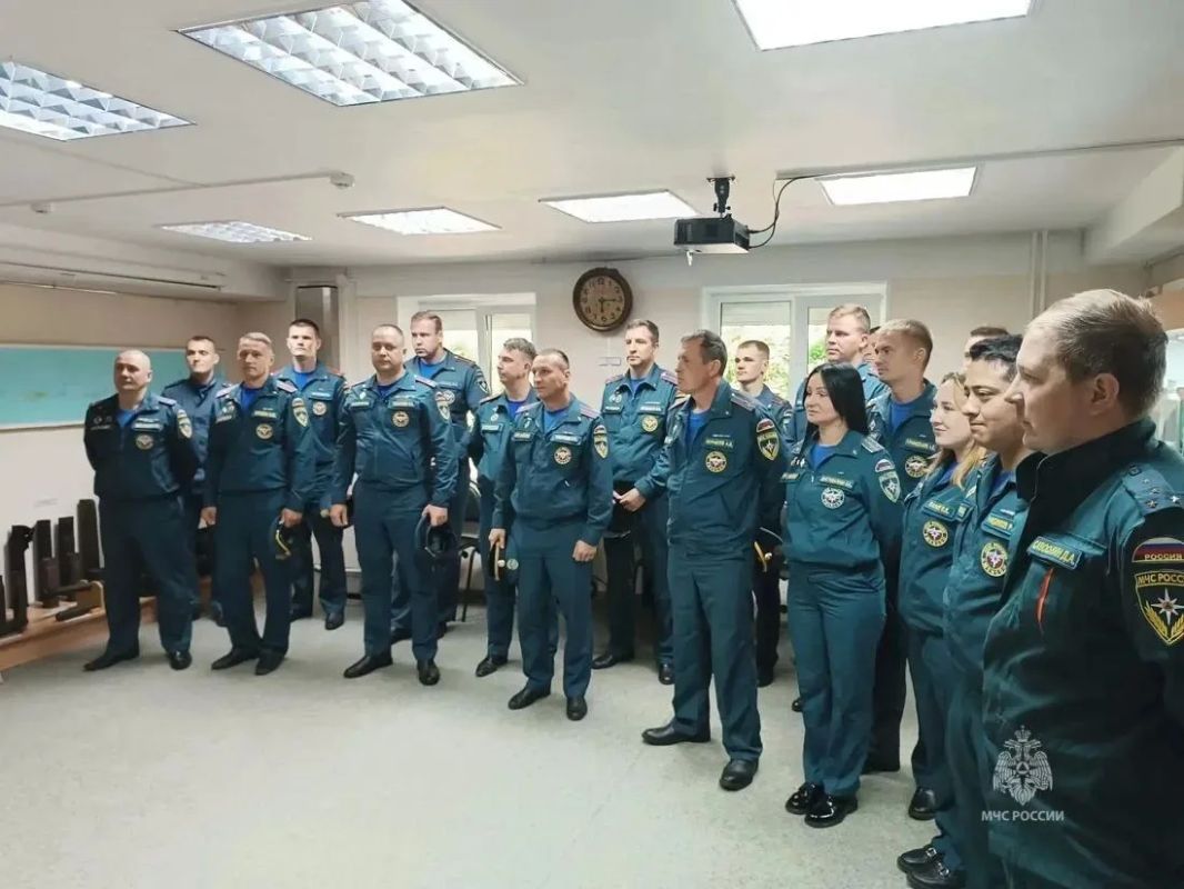 Сотрудники ГУ МЧС России по Камчатскому краю прикоснулись к истории Курильского десанта Сотрудники ГУ МЧС России по Камчатскому краю прикоснулись к истории Курильского десанта
