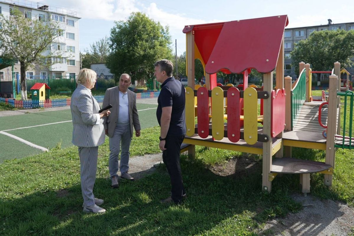 В детском саду «Строитель» к 1 сентября обновят все игровые площадки В детском саду «Строитель» к 1 сентября обновят все игровые площадки