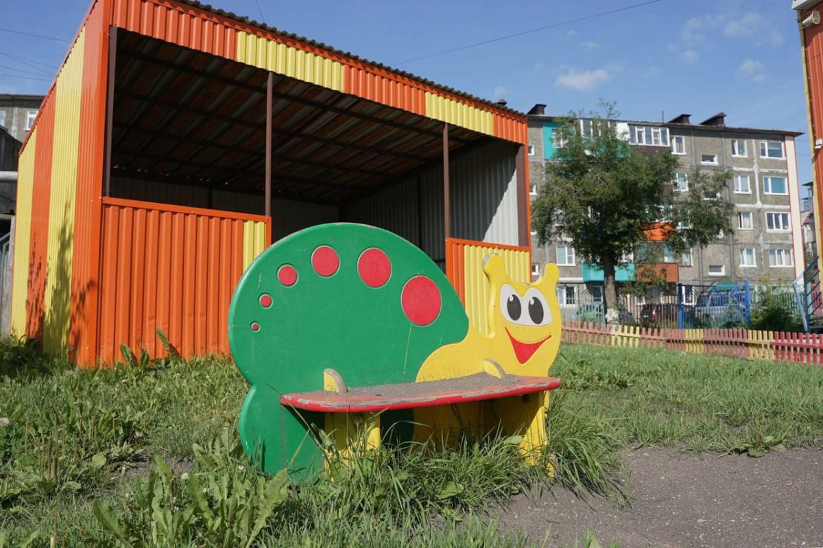 В детском саду «Строитель» к 1 сентября обновят все игровые площадки В детском саду «Строитель» к 1 сентября обновят все игровые площадки