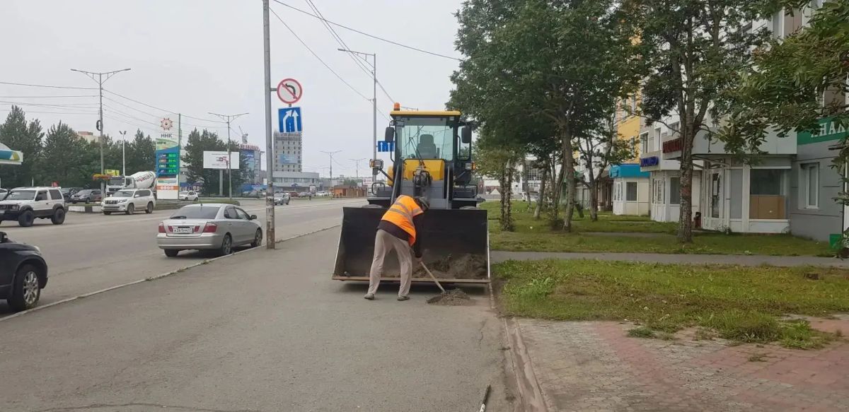 Город день за днем. 22 августа 2026 года Продолжаются комплексные мероприятия по содержанию городских территорий Город день за днем. 22 августа 2026 года Продолжаются комплексные мероприятия по содержанию городских территорий