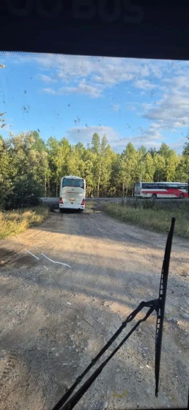 Три автобуса с туристами отправились в сторону Петропавловска-Камчатского Три автобуса с туристами отправились в сторону Петропавловска-Камчатского