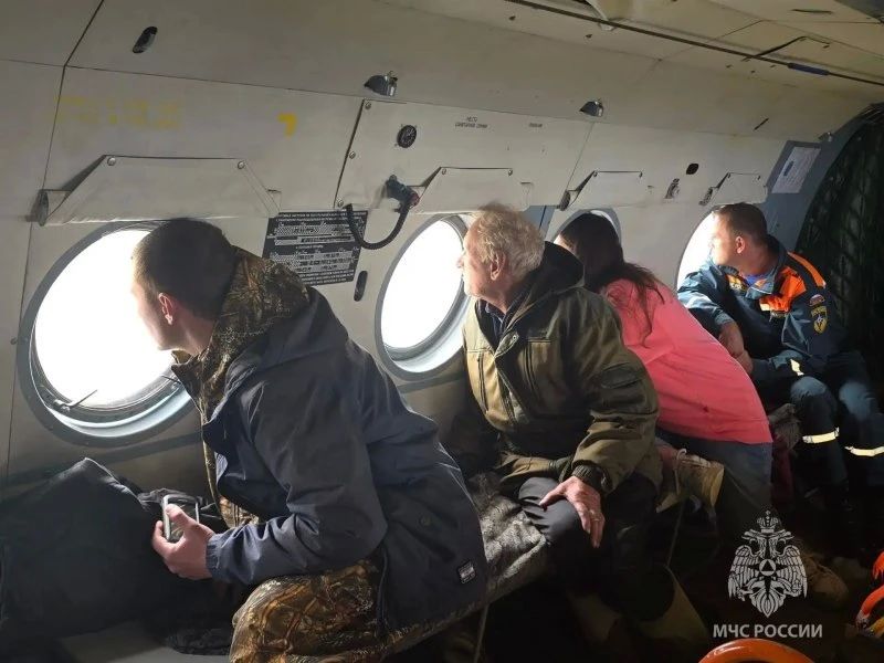 Вертолёт МЧС обследовал 25 квадратных км в поисках пропавшего на Камчатке охотника