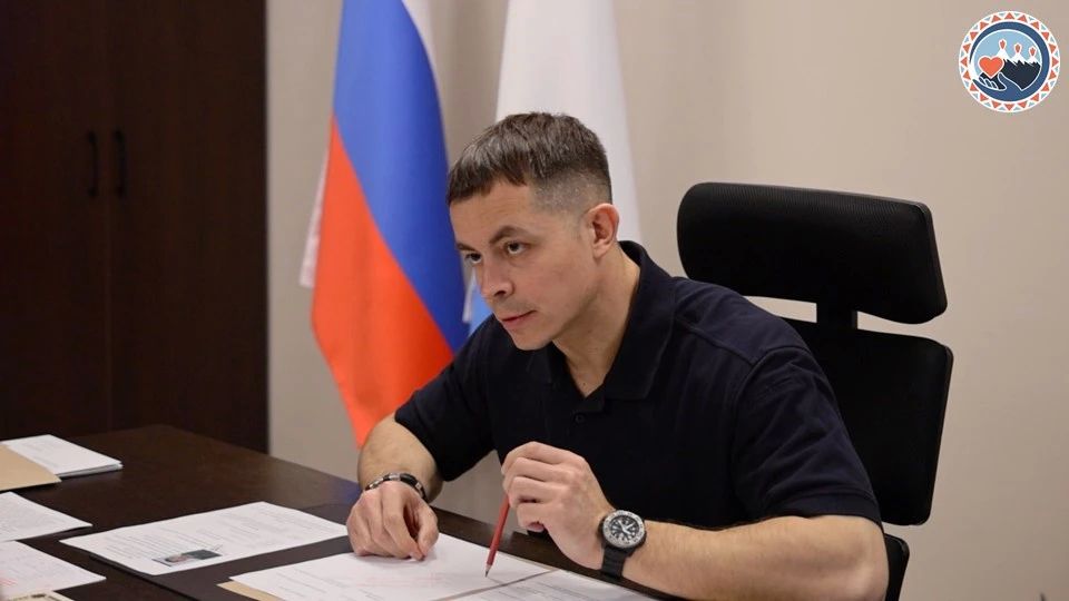 Сергей Меркулов поставил задачу заасфальтировать территорию протезного центра «Протект» в этом году Сергей Меркулов поставил задачу заасфальтировать территорию протезного центра «Протект» в этом году