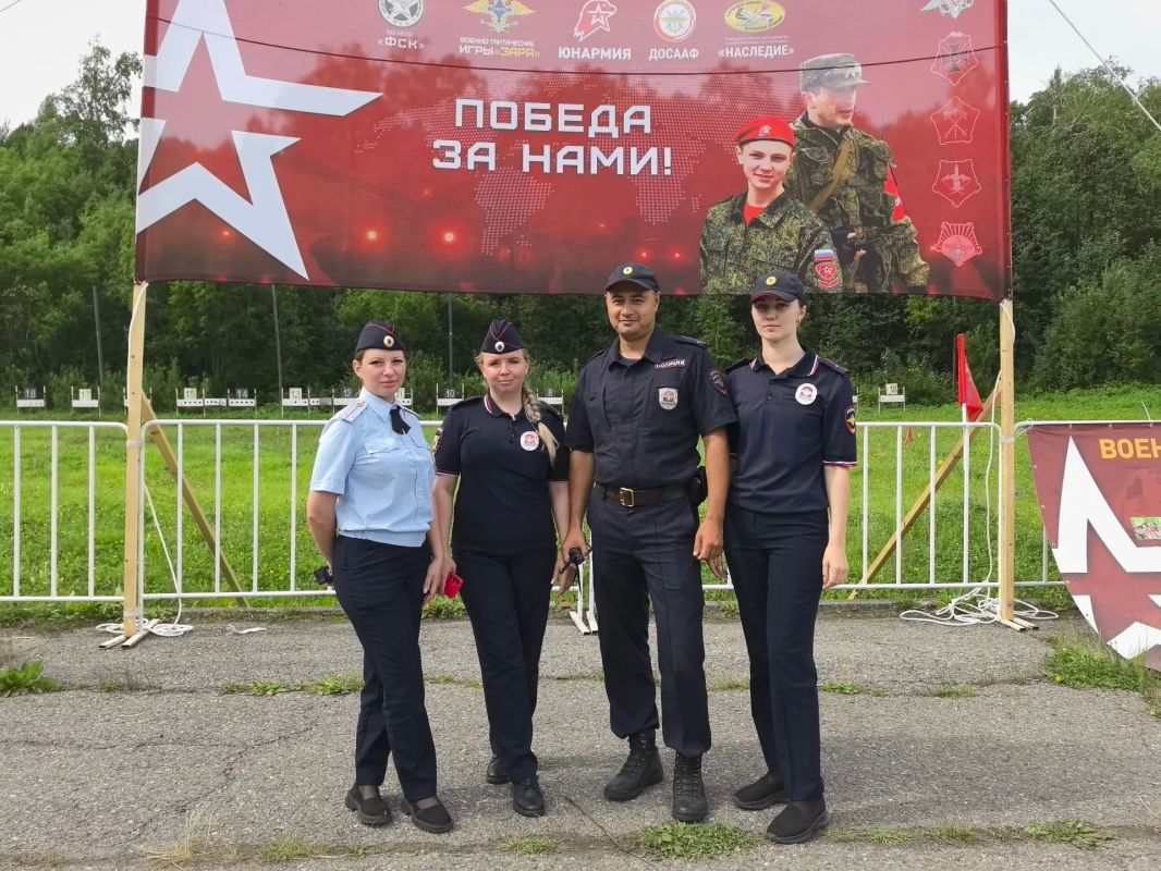 На Камчатке полицейские обеспечили охрану общественного порядка во время исторического фестиваля «От Руси до России» На Камчатке полицейские обеспечили охрану общественного порядка во время исторического фестиваля «От Руси до России»