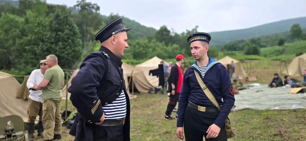 На Камчатке полицейские обеспечили охрану общественного порядка во время исторического фестиваля «От Руси до России» На Камчатке полицейские обеспечили охрану общественного порядка во время исторического фестиваля «От Руси до России»