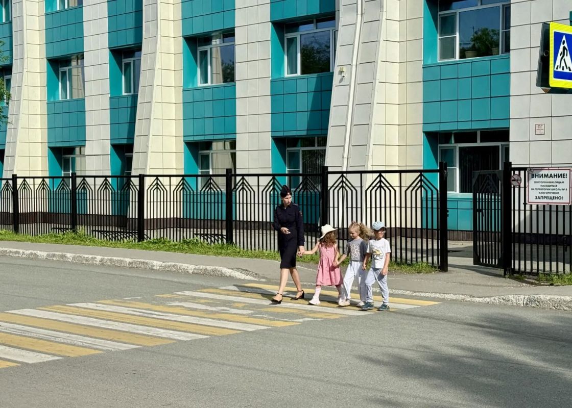 В столице Камчатки будущие первоклассники принятии участие в акции «Шагаю безопасно» В столице Камчатки будущие первоклассники принятии участие в акции «Шагаю безопасно»
