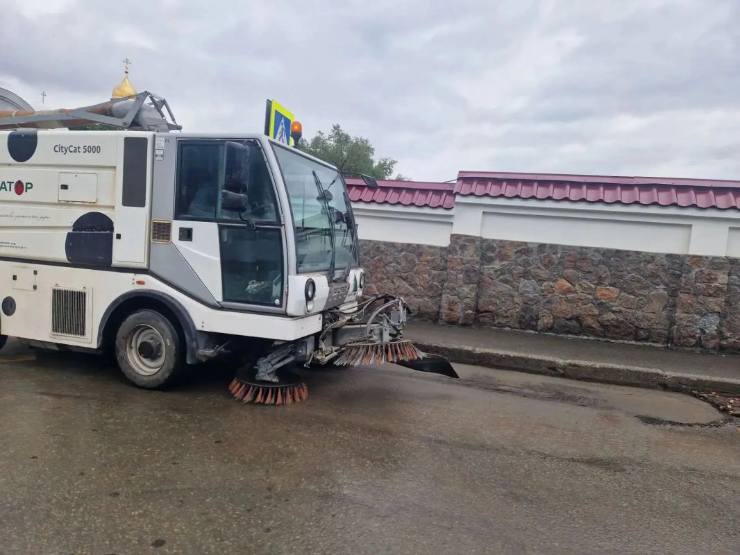 Город день за днем. 26 августа 2026 года В городе продолжаются комплексные работы по содержанию городских территорий Город день за днем. 26 августа 2026 года В городе продолжаются комплексные работы по содержанию городских территорий