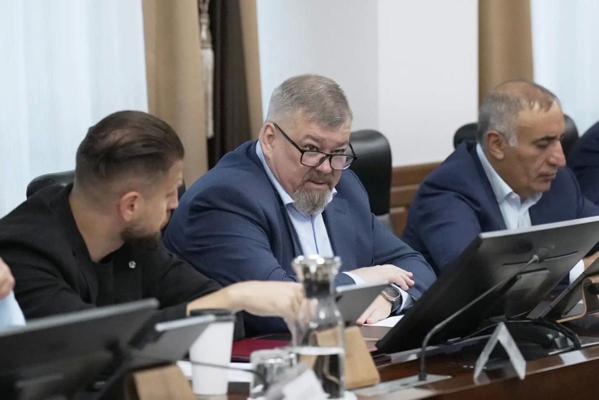 Дмитрий Коростелев: На сентябрьской сессии камчатский парламент рассмотрит поправки в региональный бюджет Дмитрий Коростелев: На сентябрьской сессии камчатский парламент рассмотрит поправки в региональный бюджет