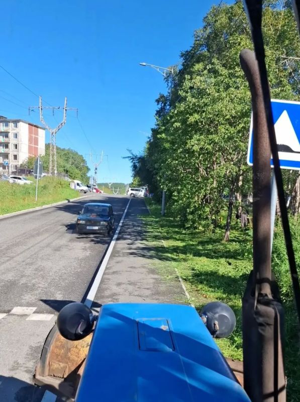 Город день за днем. . 27 августа 2026 года В ПетропавловскеКамчатском ежедневно проводится комплекс мероприятий по содержанию городских территорий Город день за днем. . 27 августа 2026 года В ПетропавловскеКамчатском ежедневно проводится комплекс мероприятий по содержанию городских территорий
