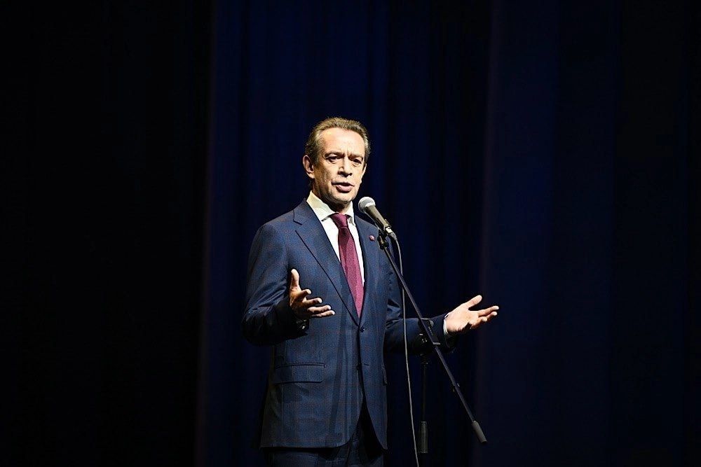 Машков поблагодарил Яровую за первые гастроли «Табакерки» на Камчатке