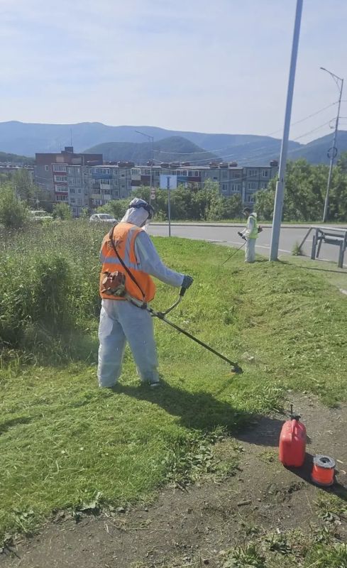 Город день за днем. 28 августа 2026 года В настоящее время основные усилия подрядных организаций сосредоточены на покосе травы и содержании остановочных павильонов Город день за днем. 28 августа 2026 года В настоящее время основные усилия подрядных организаций сосредоточены на покосе травы и содержании остановочных павильонов