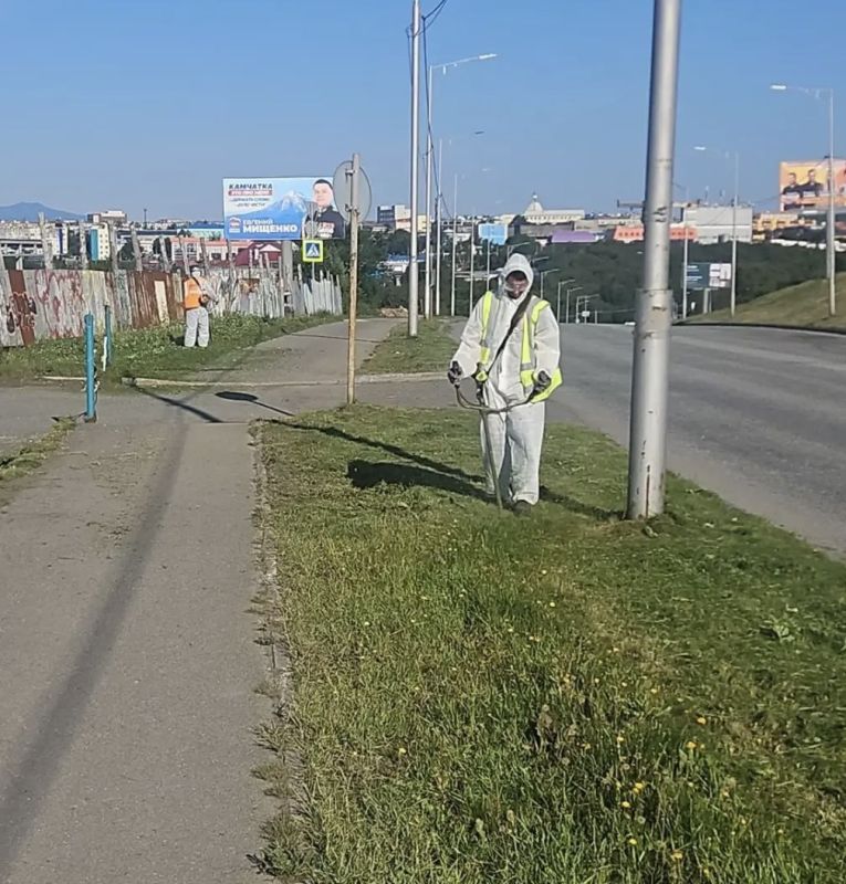Город день за днем. 28 августа 2026 года В настоящее время основные усилия подрядных организаций сосредоточены на покосе травы и содержании остановочных павильонов Город день за днем. 28 августа 2026 года В настоящее время основные усилия подрядных организаций сосредоточены на покосе травы и содержании остановочных павильонов