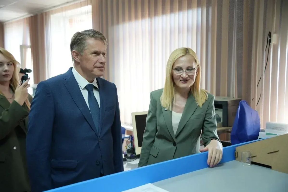 Михаил Мурашко оценил готовность Медицинского Сеченовского Предуниверсария на Камчатке к новому учебному году Михаил Мурашко оценил готовность Медицинского Сеченовского Предуниверсария на Камчатке к новому учебному году