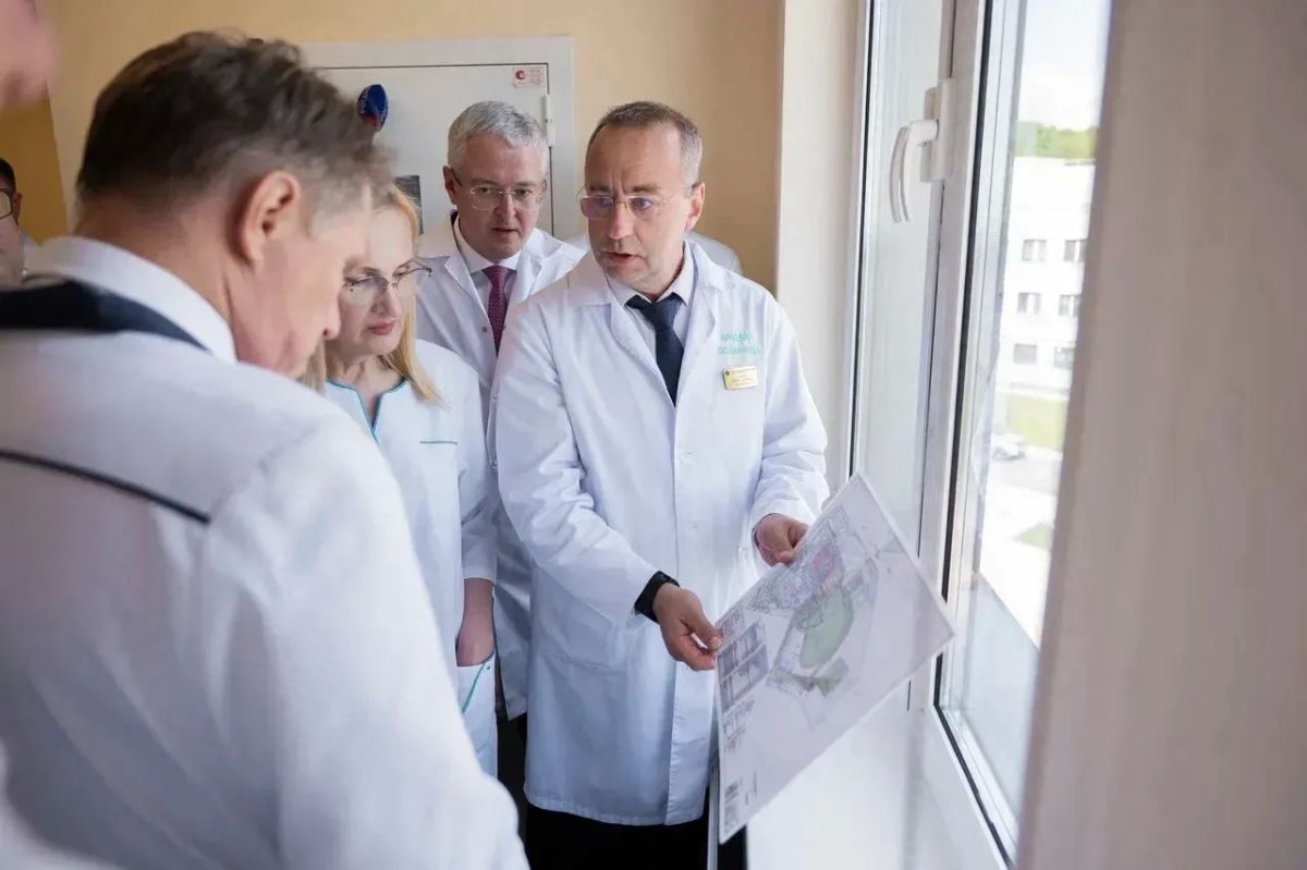Михаил Мурашко: Более 8 млрд рублей предусмотрено на модернизацию первичного звена здравоохранения в Камчатском крае до 2030 года Михаил Мурашко: Более 8 млрд рублей предусмотрено на модернизацию первичного звена здравоохранения в Камчатском крае до 2030 года