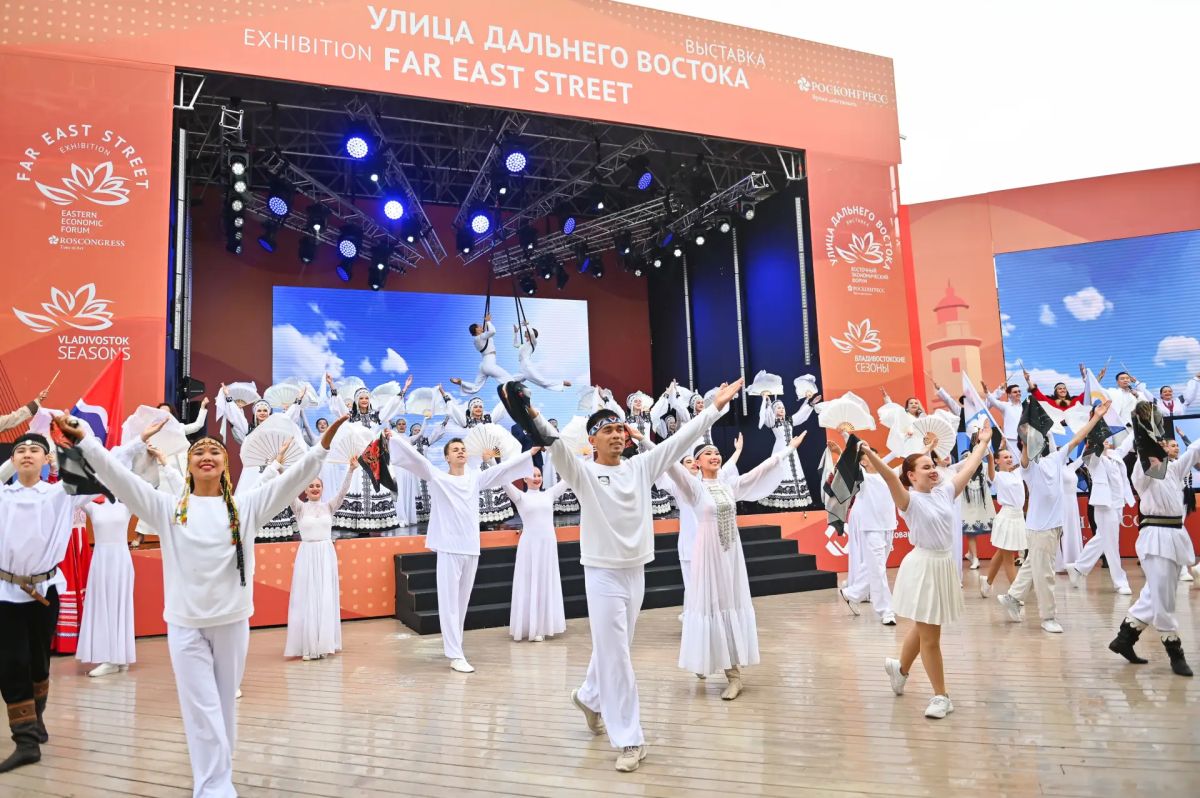 На ВЭФ во Владивостоке открылась масштабная выставка «Улица Дальнего Востока» На ВЭФ во Владивостоке открылась масштабная выставка «Улица Дальнего Востока»