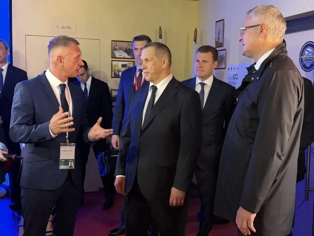 Полпред президента в ДФО Юрий Трутнев посетил павильон на Камчатского края «Улице Дальнего Востока» на полях ВЭФ Полпред президента в ДФО Юрий Трутнев посетил павильон на Камчатского края «Улице Дальнего Востока» на полях ВЭФ