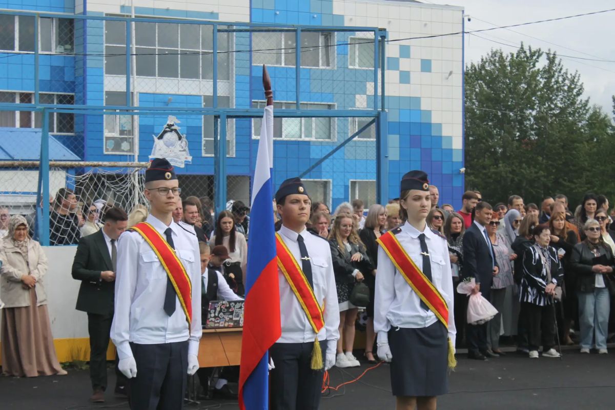 Сотрудники СК России приняли участие в торжественных линейках и поздравили кадет с Днём знаний Сотрудники СК России приняли участие в торжественных линейках и поздравили кадет с Днём знаний