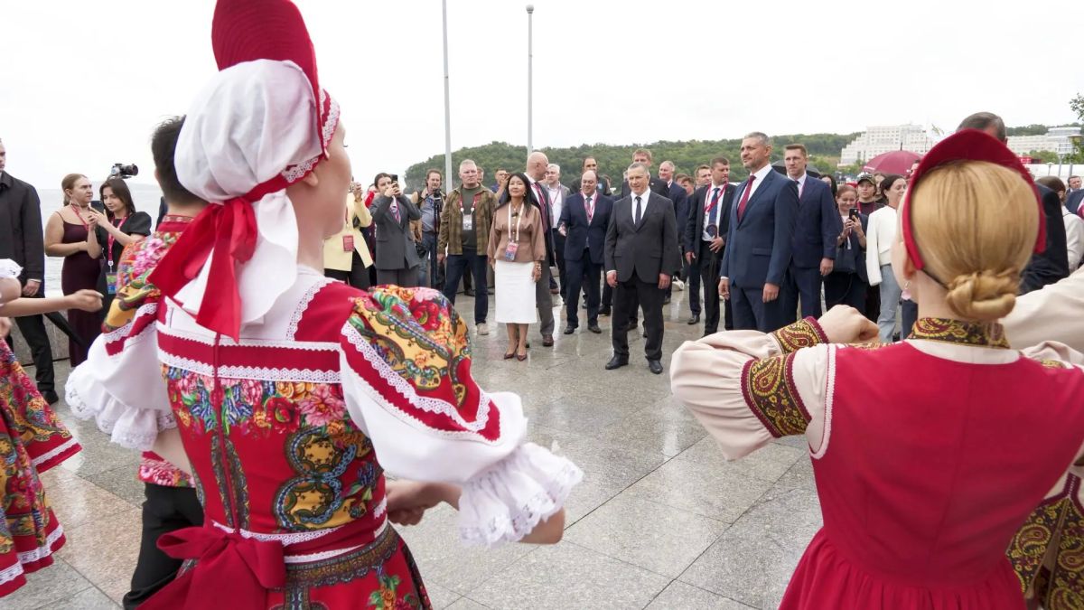 На XI Восточном экономическом форуме открылась выставка «Улица Дальнего Востока» На XI Восточном экономическом форуме открылась выставка «Улица Дальнего Востока»