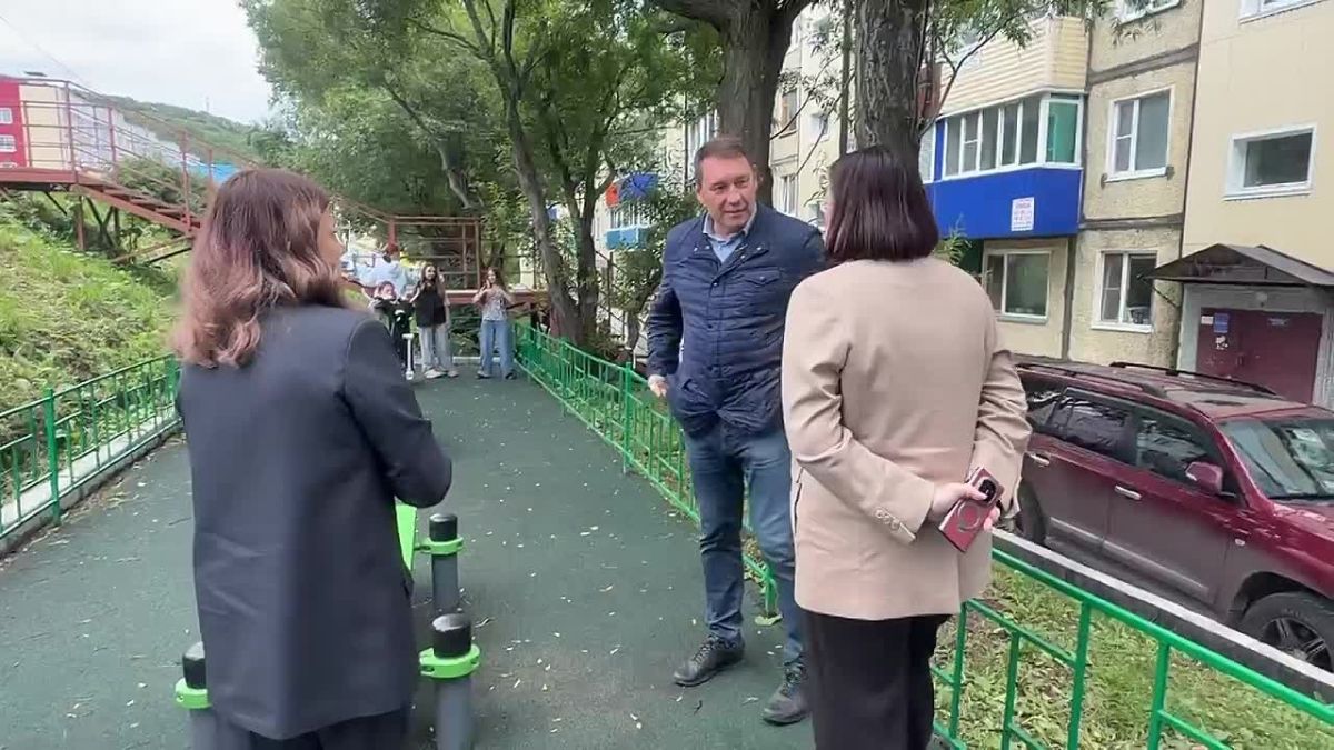 Совместно с министром архитектуры и градостроительства Камчатского края Екатериной Корж и руководителем Управления коммунального хозяйства и жилищного фонда администрации города Еленой Сорвенковой выехали на ряд территорий...