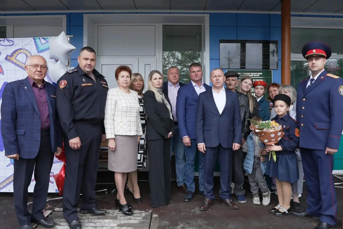 Школе №2 в Мильково присвоили имя кавалера ордена Мужества Евгения Шевченко Школе №2 в Мильково присвоили имя кавалера ордена Мужества Евгения Шевченко