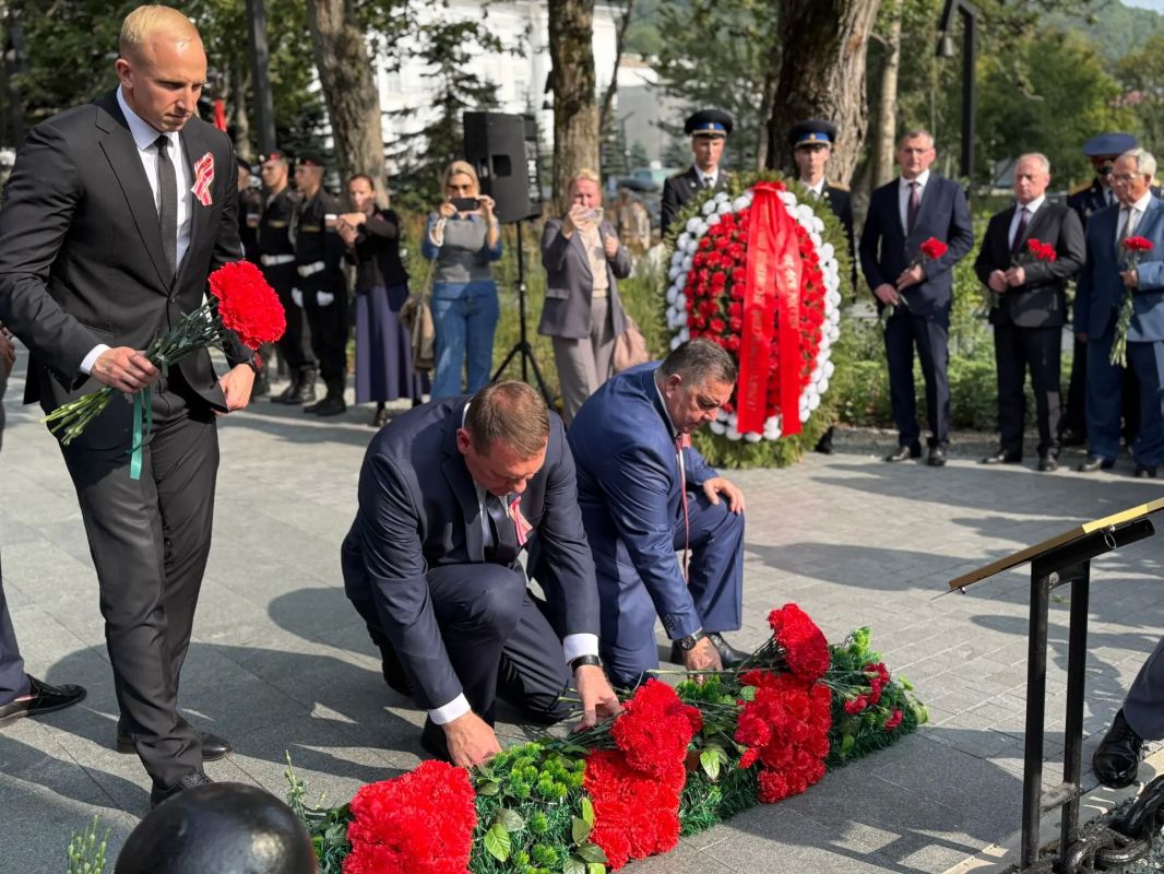 Сегодня мы отмечаем 81-ю годовщину окончания Второй мировой войны и победы над милитаристской Японией Сегодня мы отмечаем 81-ю годовщину окончания Второй мировой войны и победы над милитаристской Японией