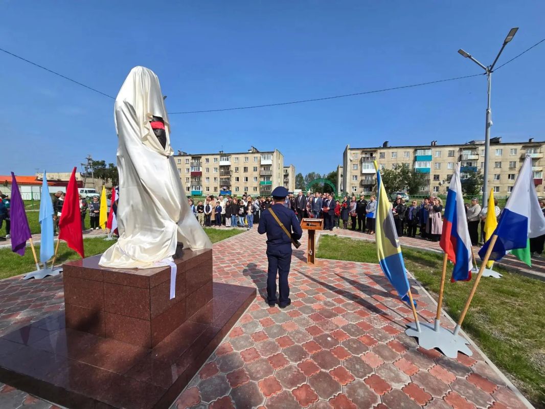 В селе Апача открыли памятник участникам СВО В селе Апача открыли памятник участникам СВО
