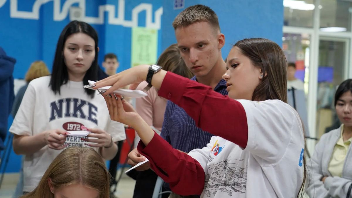 «Помнить, чтобы жить»: полицейские УМВД России России по Камчатскому краю почтили память жертв терактов «Помнить, чтобы жить»: полицейские УМВД России России по Камчатскому краю почтили память жертв терактов