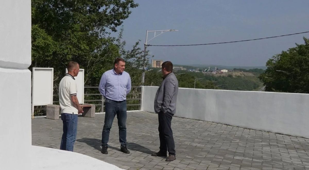 Глава города Андрей Воровский: Предложим архитекторам рассмотреть развитие территории у стелы с макетами пакетботов на въезде в Петропавловск-Камчатский Глава города Андрей Воровский: Предложим архитекторам рассмотреть развитие территории у стелы с макетами пакетботов на въезде в Петропавловск-Камчатский