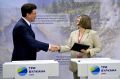 Камчатка станет новым центром бальнеологии - об этом говорили на подписании меморандума о научно-практическом сотрудничестве "Парка "Три вулкана" и КамГУ им. Витуса Беринга на ВЭФ-2026