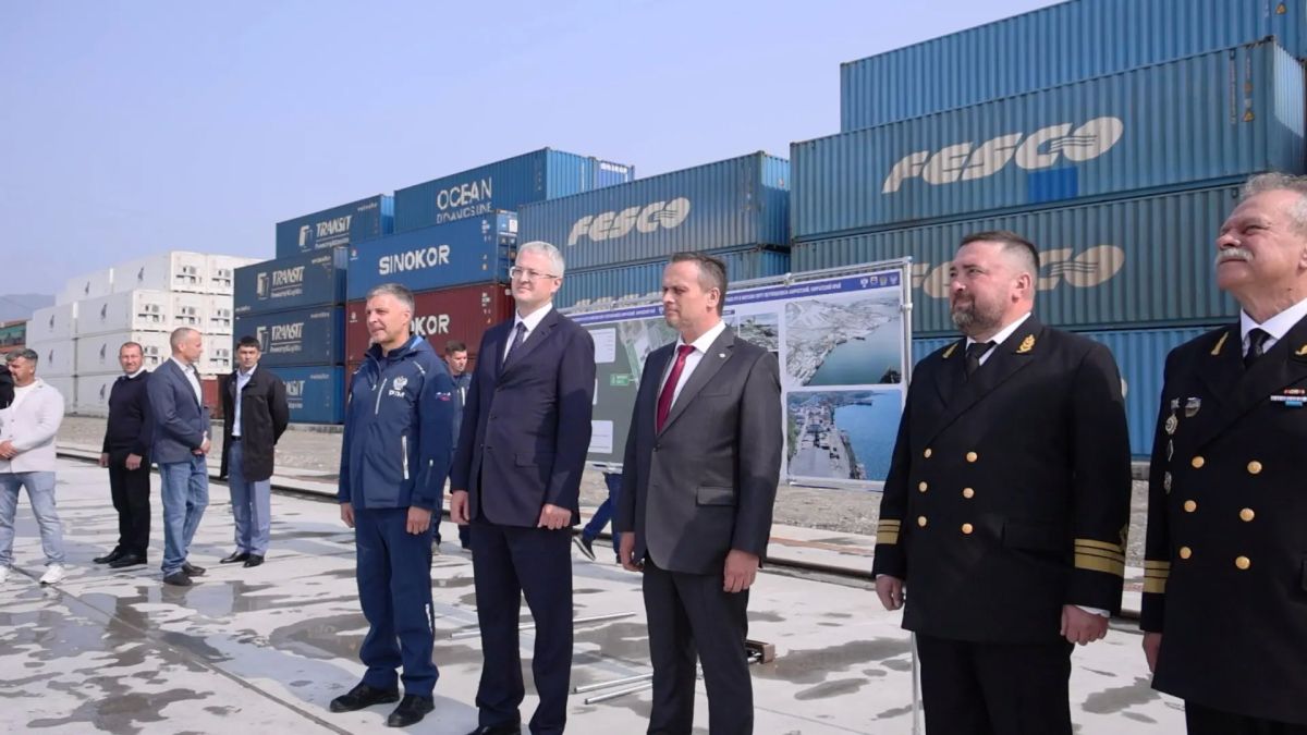 Причал № 9 морского порта Петропавловска-Камчатского начал работать после реконструкции Причал № 9 морского порта Петропавловска-Камчатского начал работать после реконструкции