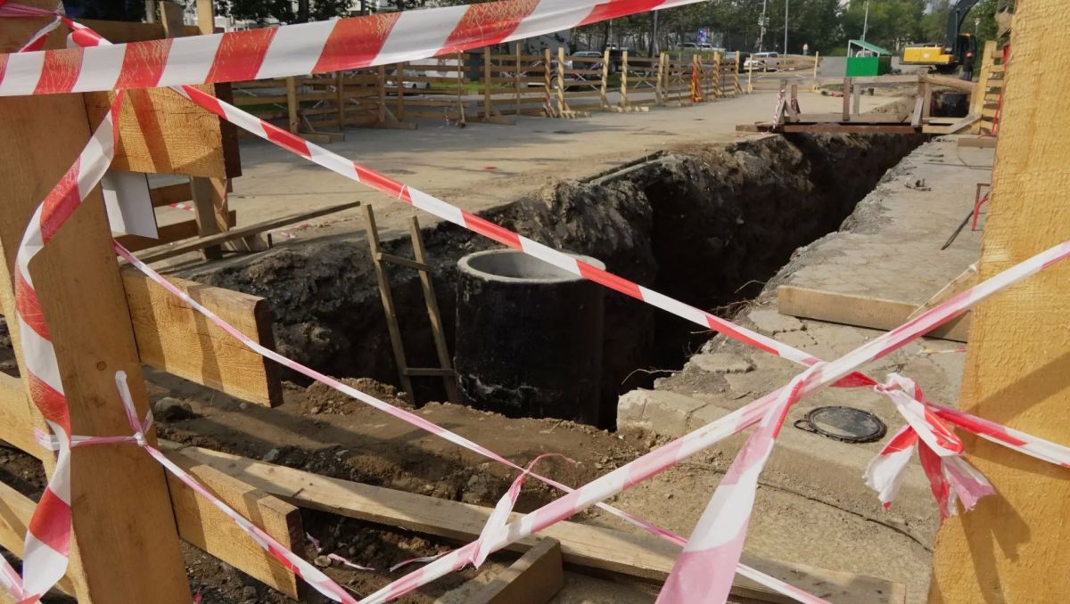 По поручению Главы города Андрея Воровского на место ремонтных работ на ул. Фролова выехал заместитель Главы администрации - начальник Управления экономического развития и предпринимательства администрации... По поручению Главы города Андрея Воровского на место ремонтных работ на ул. Фролова выехал заместитель Главы администрации - начальник Управления экономического развития и предпринимательства администрации...