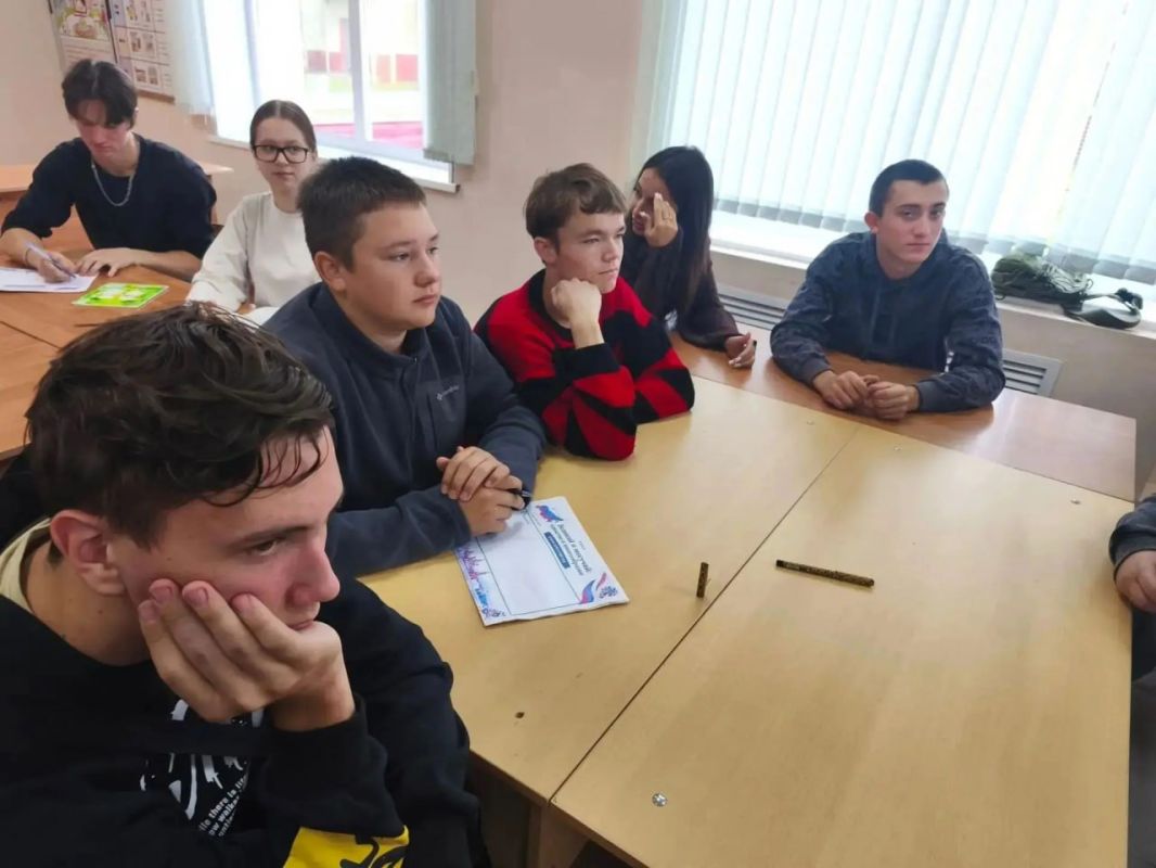Сила слова в единстве: квиз «Великий и могучий: единство в многообразии» Сила слова в единстве: квиз «Великий и могучий: единство в многообразии»