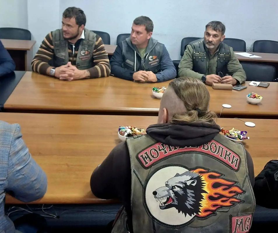 Встретились с "Ночными волками" Встретились с "Ночными волками"