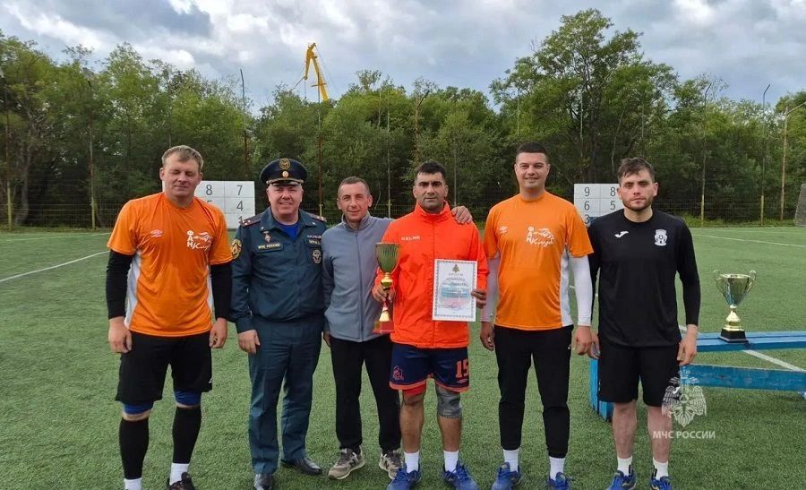 В спасательном ведомстве на Камчатке прошла спартакиада по мини-футболу В спасательном ведомстве на Камчатке прошла спартакиада по мини-футболу