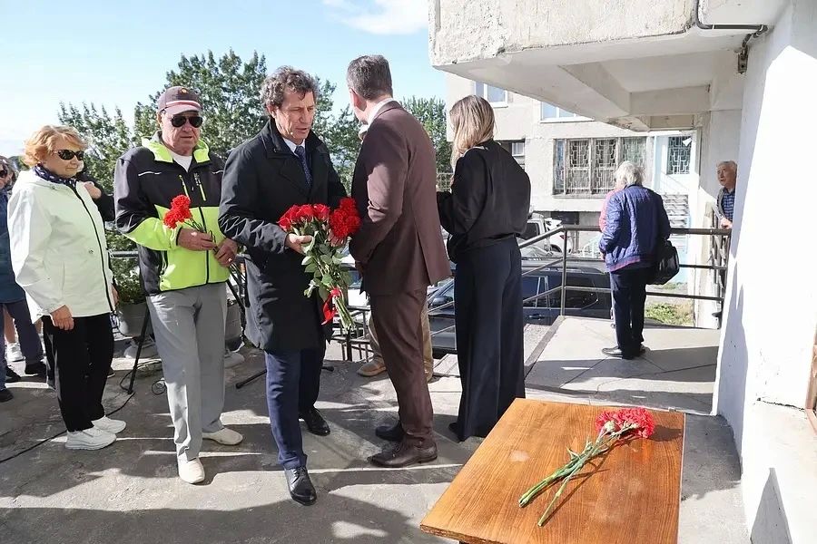 В Петропавловске открыли памятную доску Заслуженной артистке РСФСР Майе Соловьёвой В Петропавловске открыли памятную доску Заслуженной артистке РСФСР Майе Соловьёвой