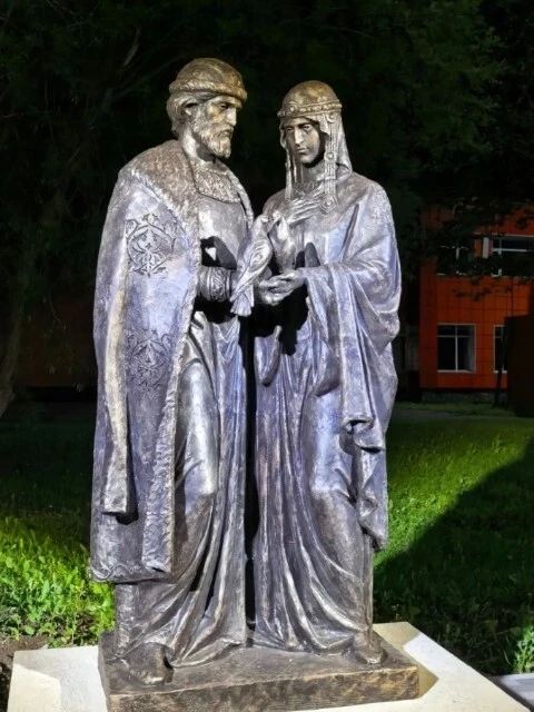 Памятник Петру и Февронии украсил новую зону отдыха в селе Коряки Памятник Петру и Февронии украсил новую зону отдыха в селе Коряки