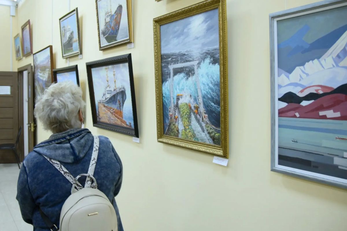 Выставка «Камчатка рыбацкая» открылась в краевом художественном музее Выставка «Камчатка рыбацкая» открылась в краевом художественном музее