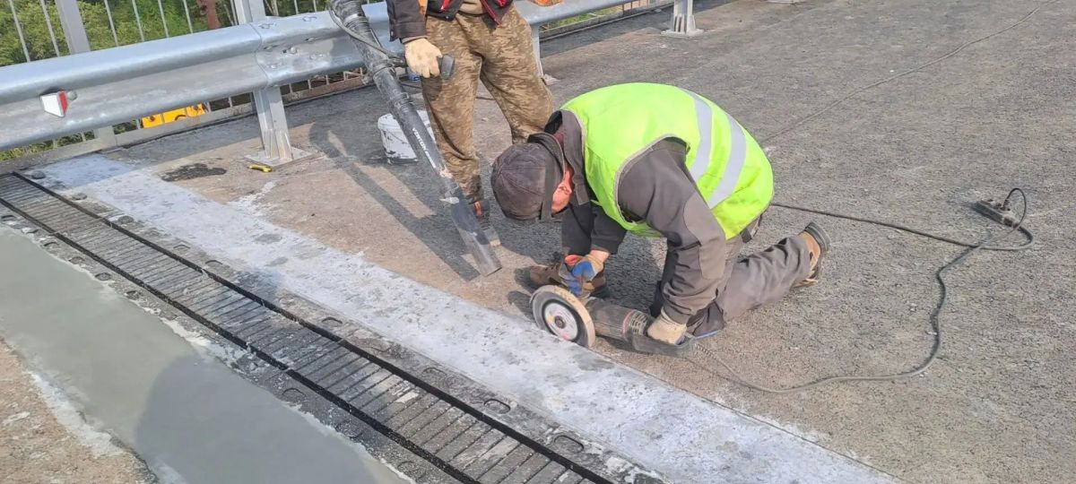 Два мостовых перехода на мильковской трассе приведут в нормативное состояние к концу октября Два мостовых перехода на мильковской трассе приведут в нормативное состояние к концу октября