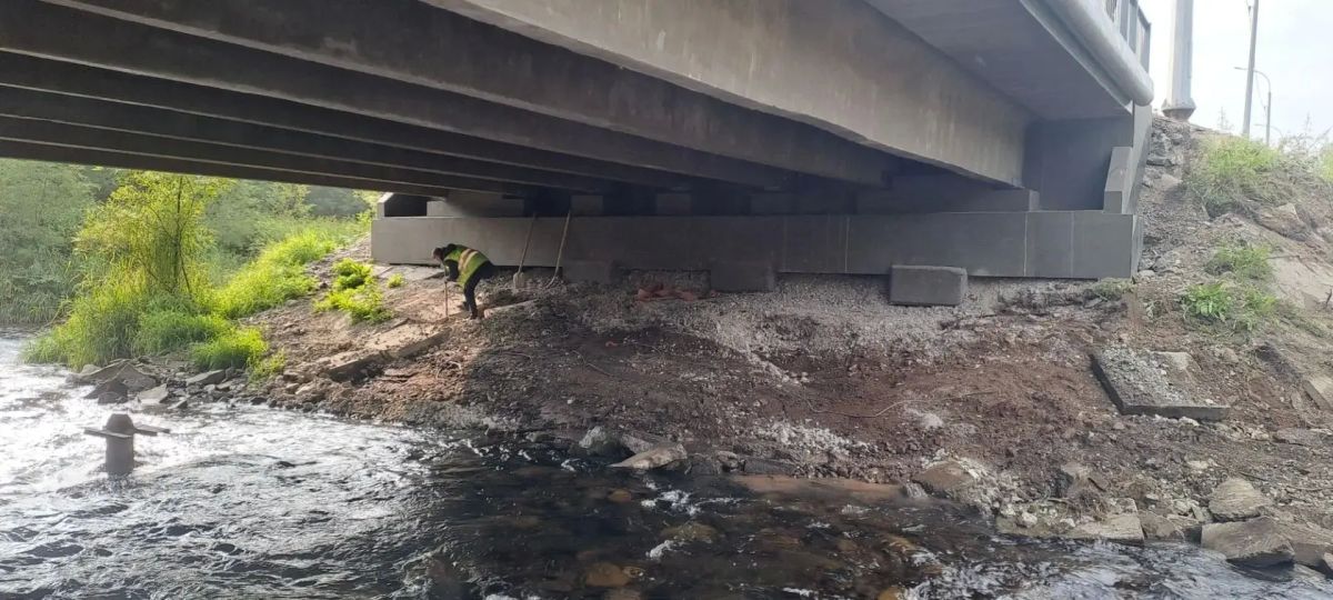 Два мостовых перехода на мильковской трассе приведут в нормативное состояние к концу октября Два мостовых перехода на мильковской трассе приведут в нормативное состояние к концу октября
