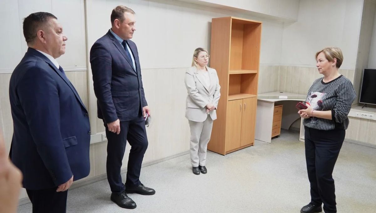 Глава краевого центра Андрей Воровский совместно с Председателем Городской Думы Андреем Лимановым и руководителем Контрольно-счетной палаты города Светланой Соболь встретились с волонтерами общественной организации... Глава краевого центра Андрей Воровский совместно с Председателем Городской Думы Андреем Лимановым и руководителем Контрольно-счетной палаты города Светланой Соболь встретились с волонтерами общественной организации...