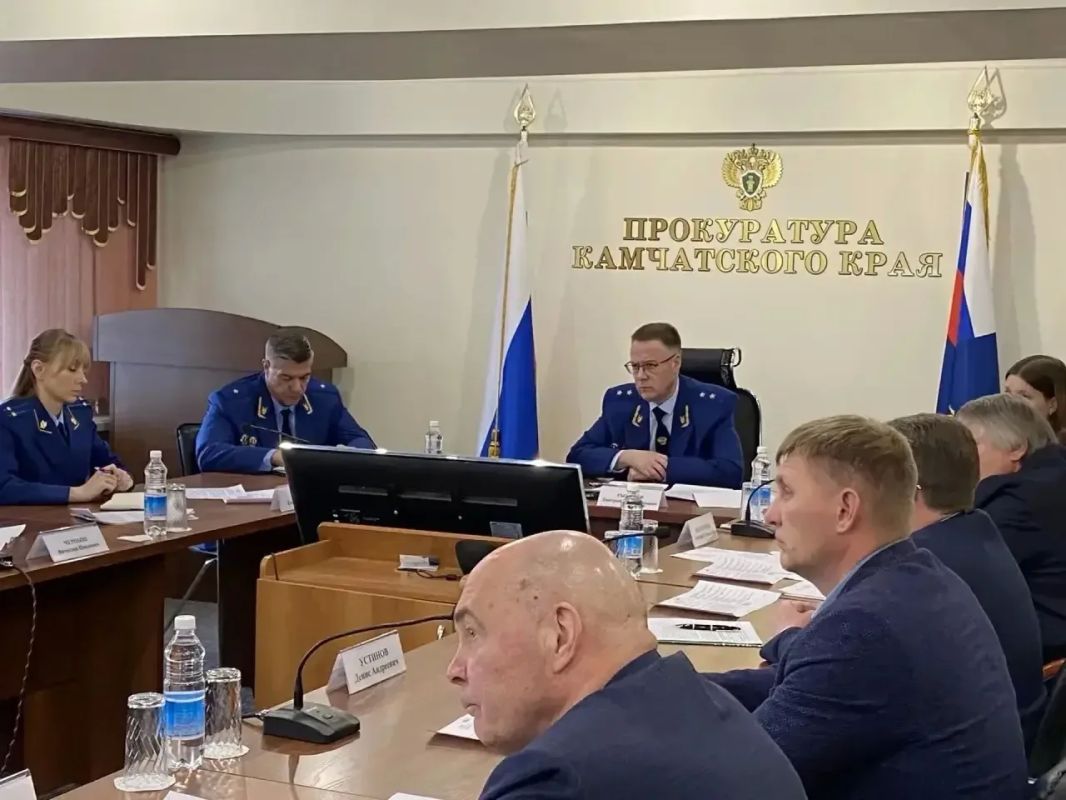 Вопросы подготовки к зиме обсудили на межведомственном совещании в прокуратуре края Вопросы подготовки к зиме обсудили на межведомственном совещании в прокуратуре края