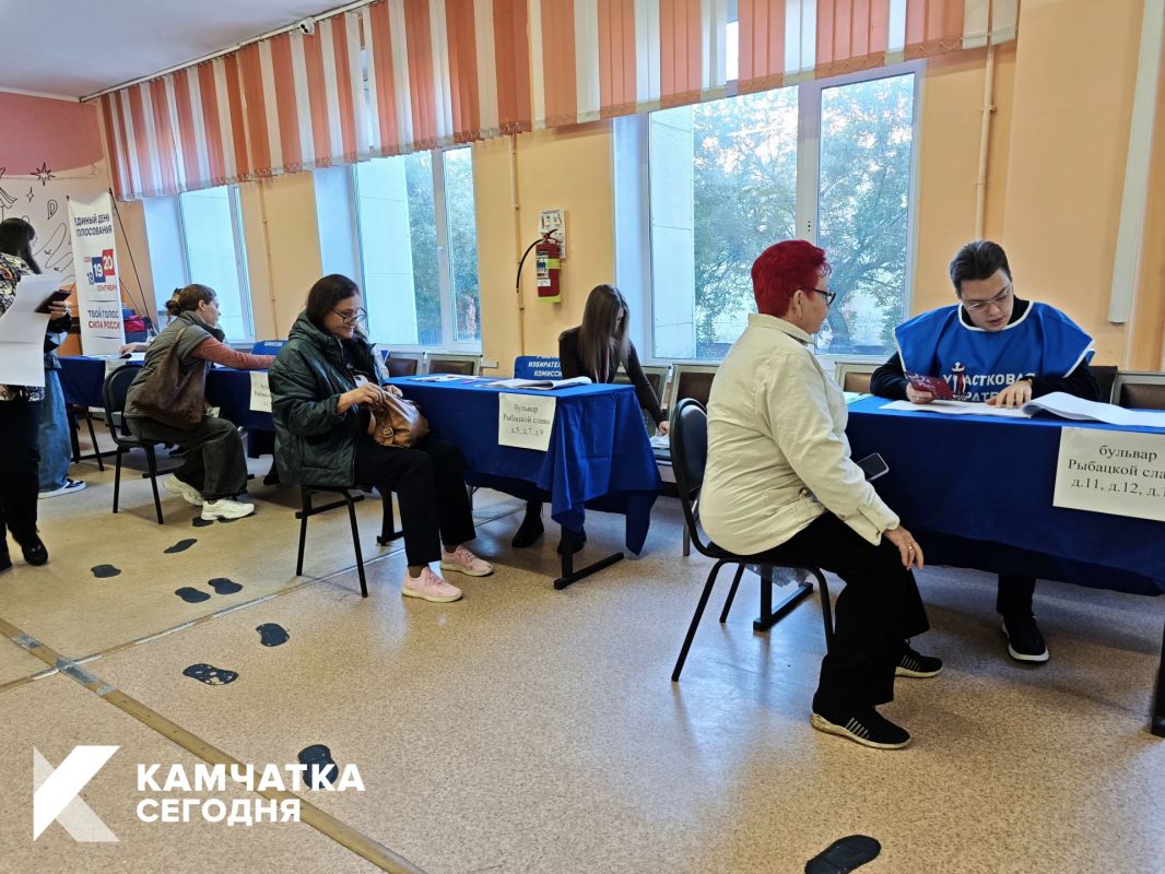 Наши корреспонденты сообщают, что на избирательных участках многолюдно Наши корреспонденты сообщают, что на избирательных участках многолюдно