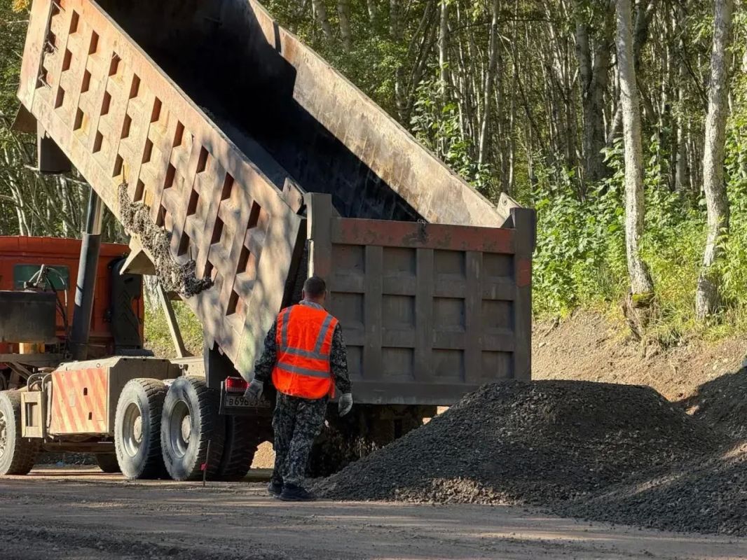 Дорогу к мкрн Долиновка асфальтируют с опережением графика Дорогу к мкрн Долиновка асфальтируют с опережением графика