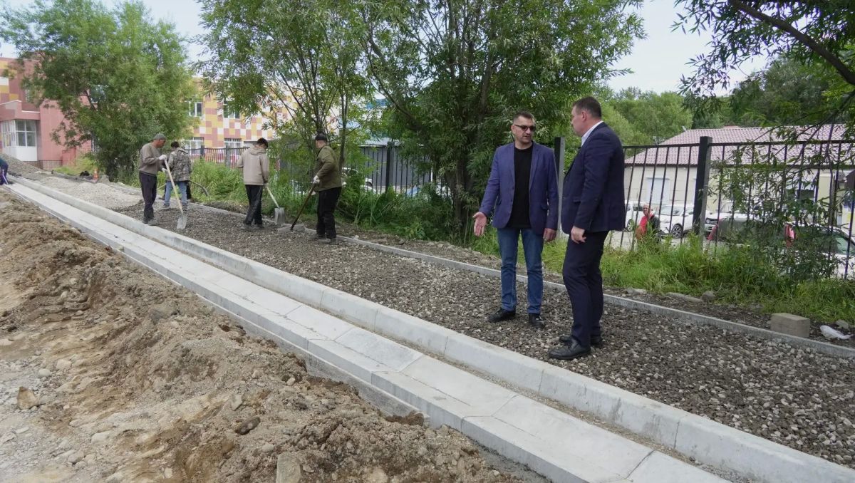 В камчатской столице ремонтируют востребованный проезд к Службе одного окна В камчатской столице ремонтируют востребованный проезд к Службе одного окна