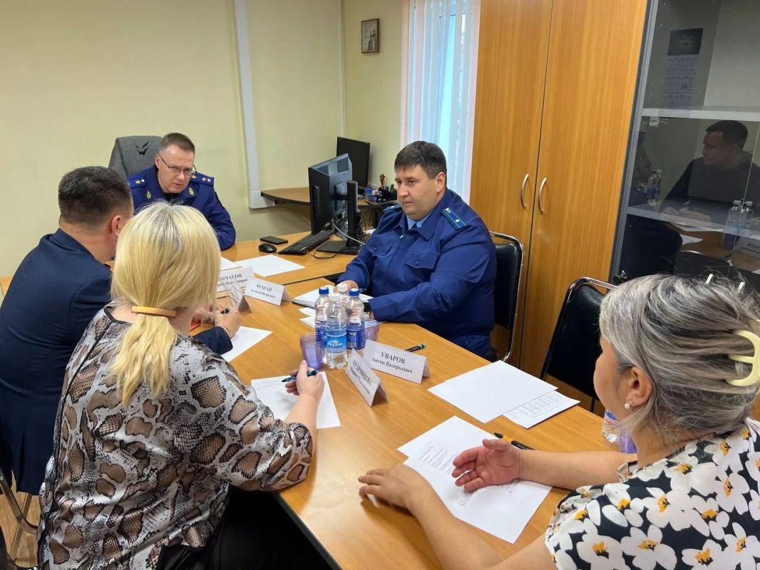 Прокурор Камчатского края с рабочей поездкой посетил Быстринский район Прокурор Камчатского края с рабочей поездкой посетил Быстринский район