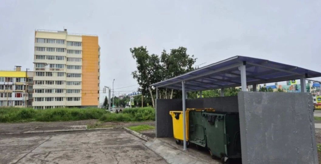 Власти Петропавловска проверяют УК из-за свалок у контейнерных площадок