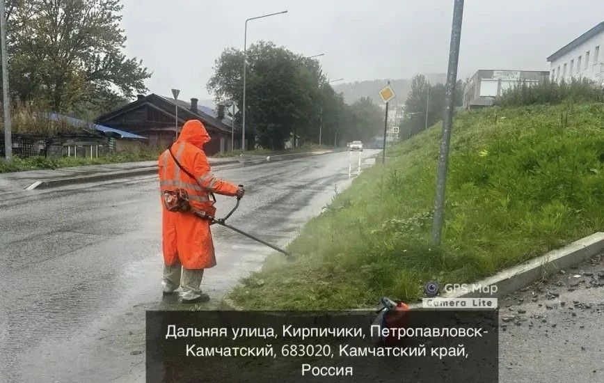 Город день за днем. 22 сентября 2026 года Работы по содержанию городских территорий продолжаются ежедневно Город день за днем. 22 сентября 2026 года Работы по содержанию городских территорий продолжаются ежедневно