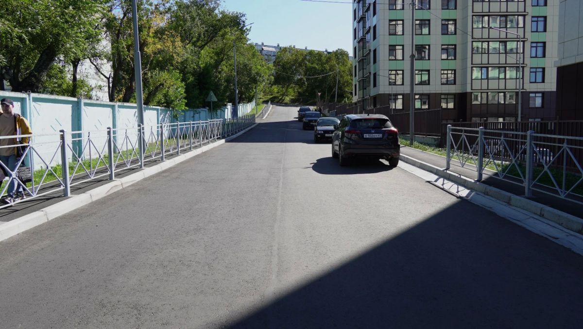 В Петропавловске-Камчатском отремонтировали дорогу к школе на улице Бийской В Петропавловске-Камчатском отремонтировали дорогу к школе на улице Бийской